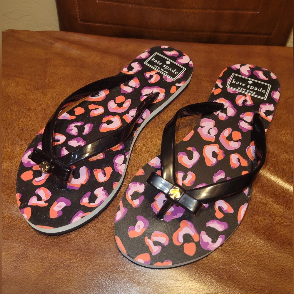 Kate Spade New York flip flops sz 7